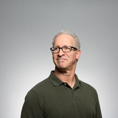 足球心理与历史研究专家陈立教授肖像